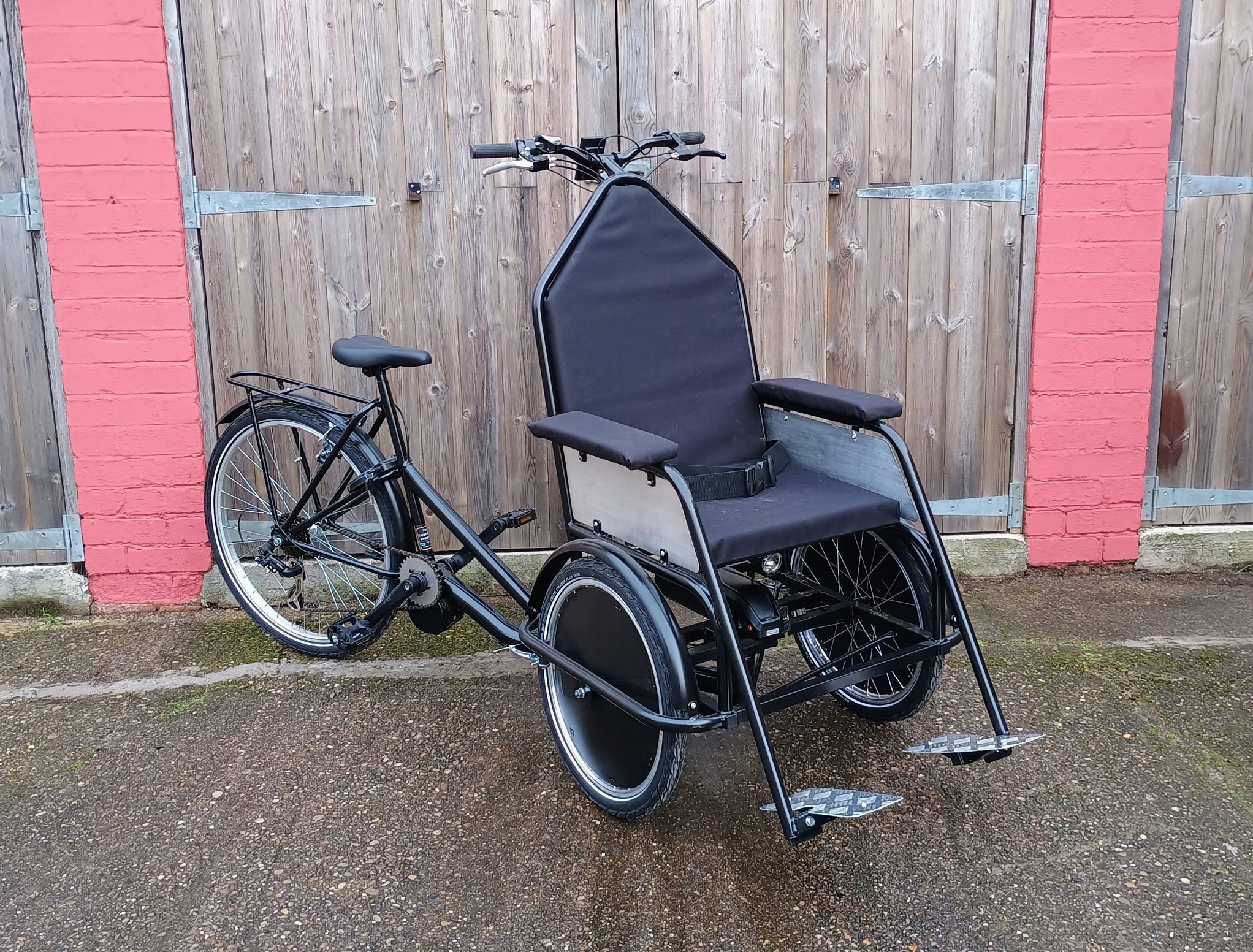 Freerider wheelchair bike for one passenger